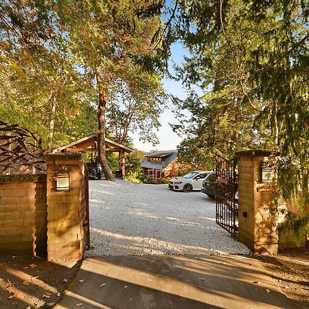 Salishan Tree House Suite Cowichan Bay Bagian luar foto