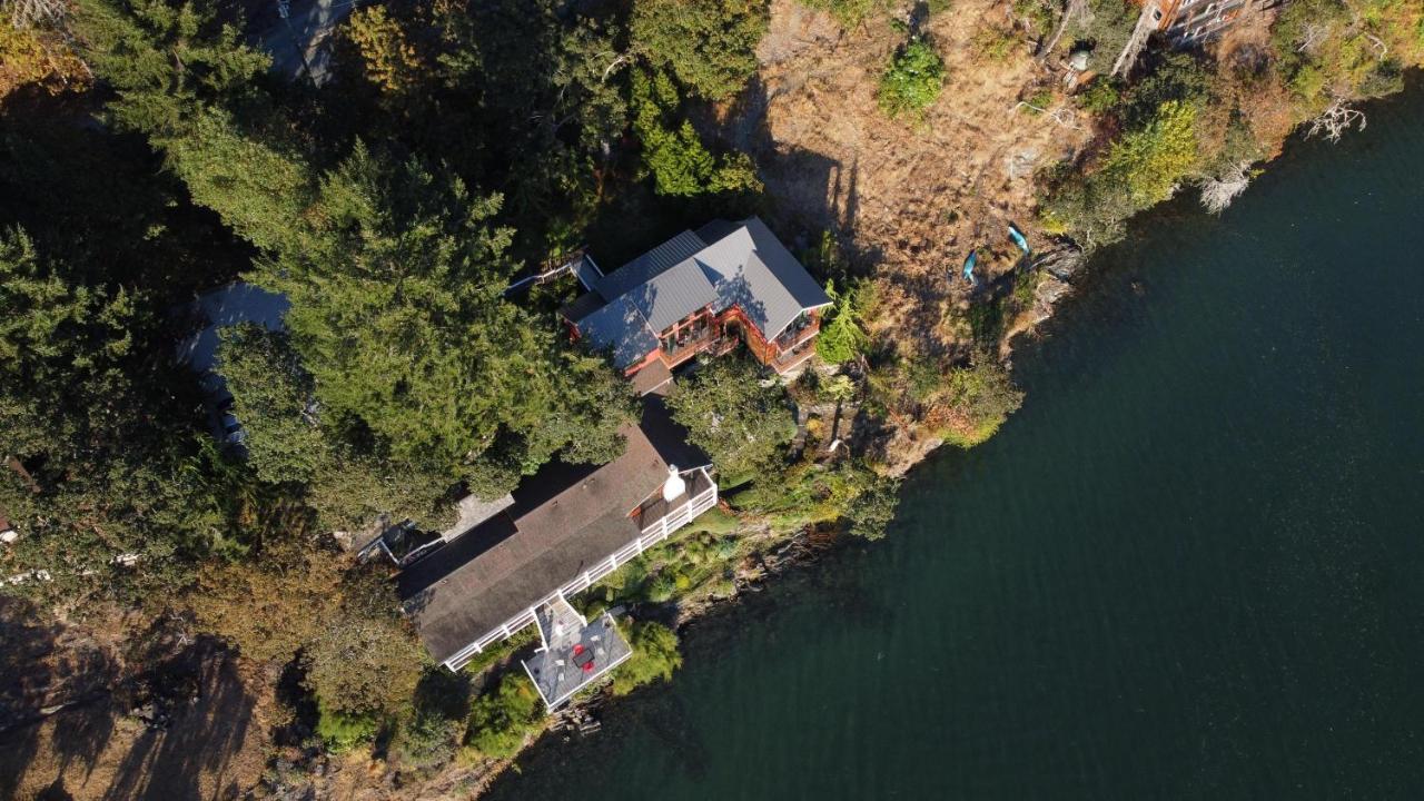 Salishan Tree House Suite Cowichan Bay Bagian luar foto