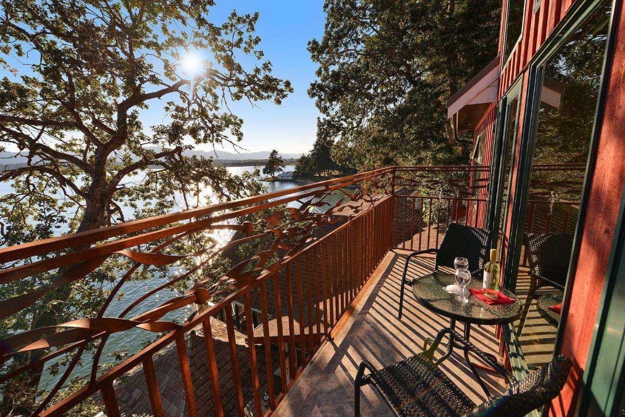 Salishan Tree House Suite Cowichan Bay Bagian luar foto